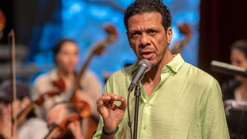 حمزة العيلى خلال البروفات