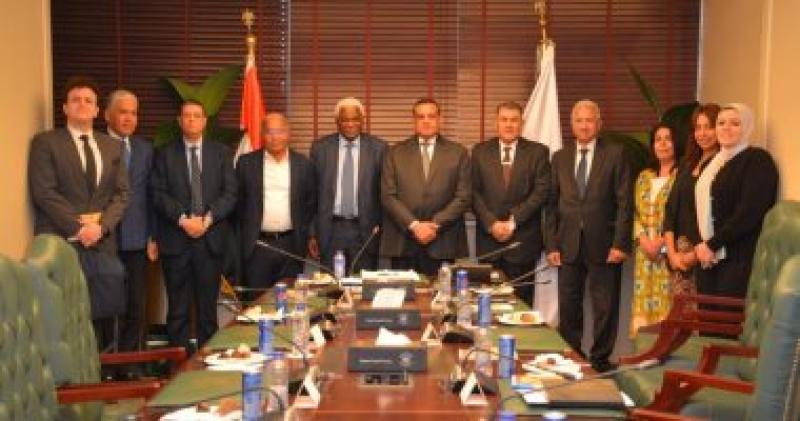 وزير التنمية المحلية يستقبل وفد من نظمة المدن والحكومات الأفريقية