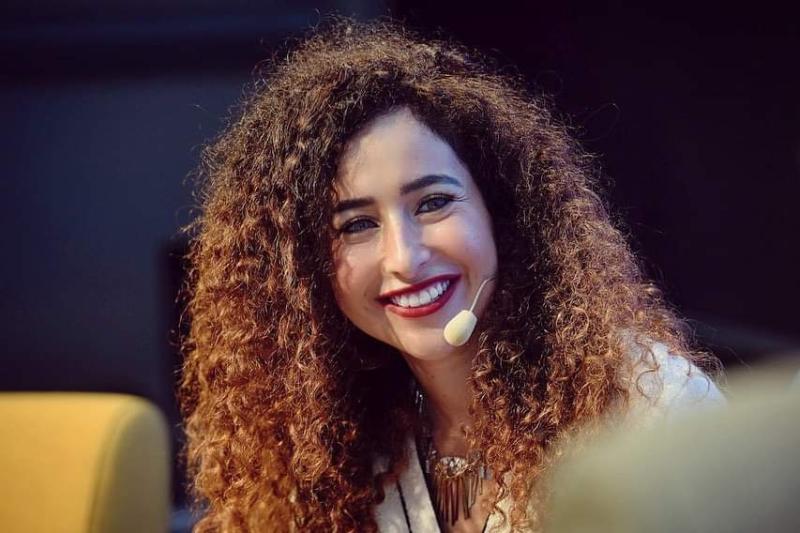 غادة والى