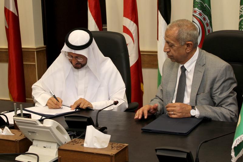 خلال توقيع البروتوكول
