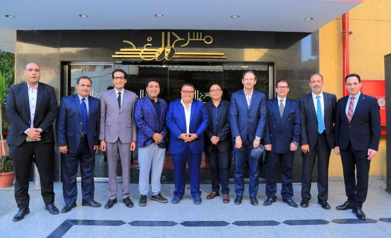 خالد جلال ومديرى فرق بيت المسرح