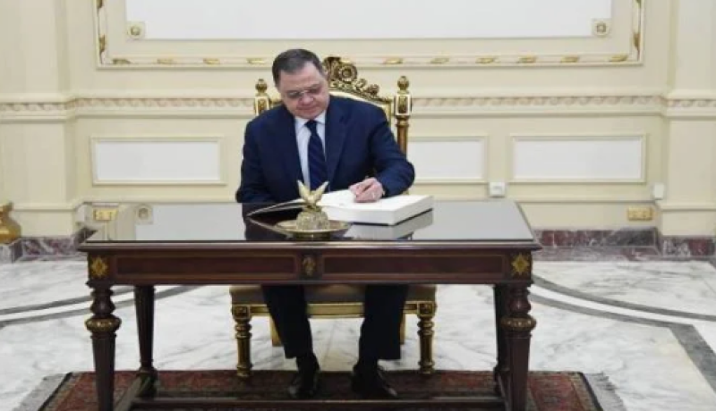 وزير الداخلية اللواء محمود توفيق