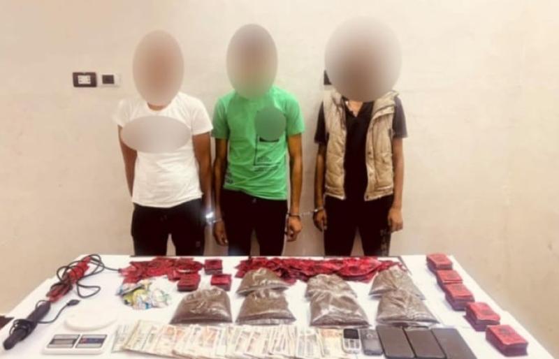المتهمين والمضبوطات
