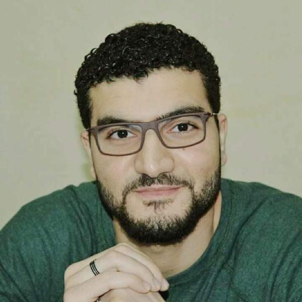 الكاتب محمد سيد صالح