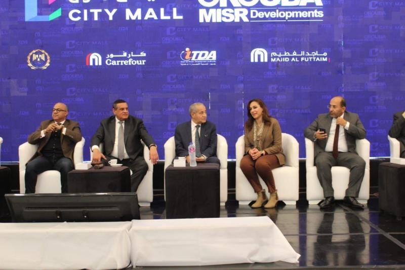 وزيرا التموين والتجارة الداخلية والتنمية المحلية