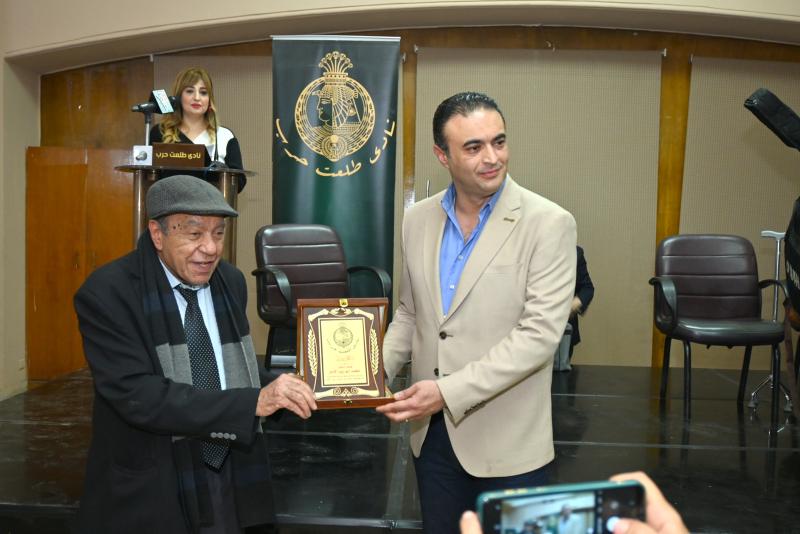 تكريم أسر الشهداء