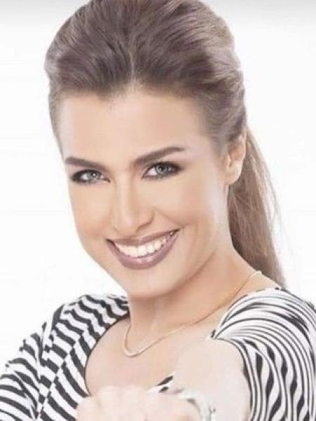 الفنانة سيمون
