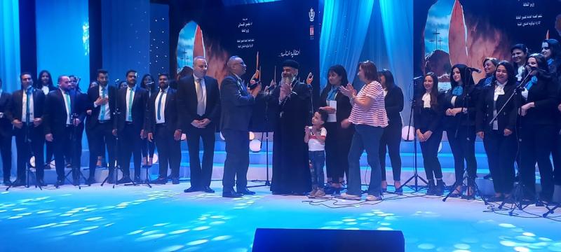 حفل عيد القيامة المجيد بحضور تامر عبد المنعم