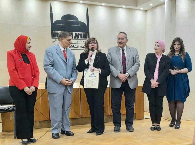 تكريم الكاتبة سميحة المناسترلى
