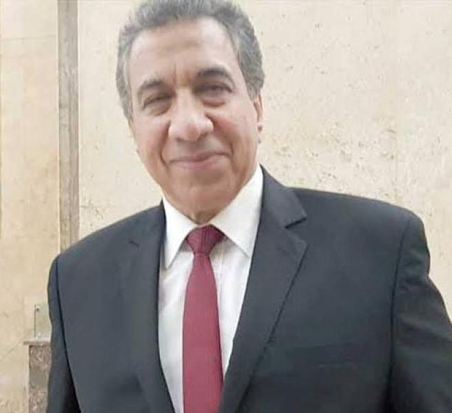 الدكتور أحمد درة
