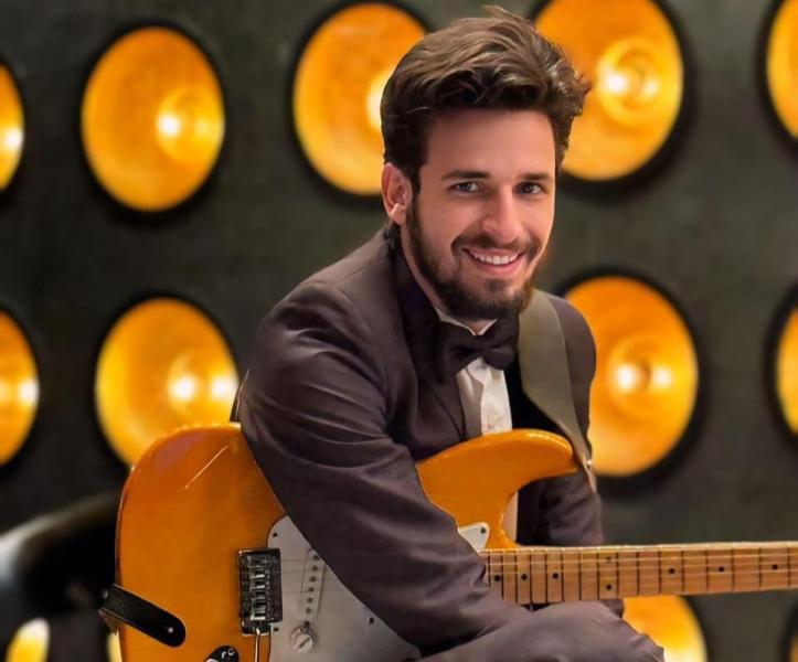 العازف أحمد المهدي