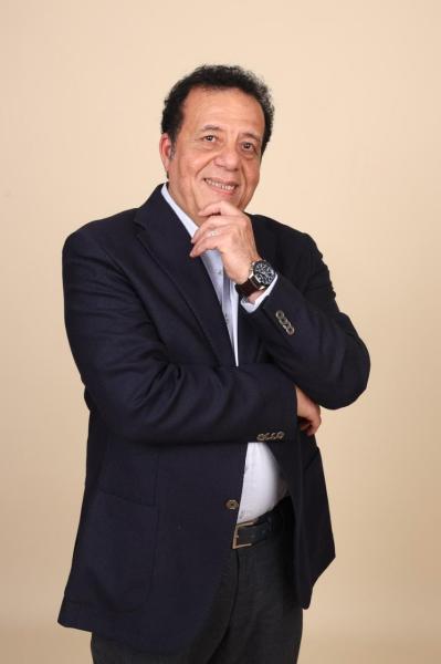 عاطف عبد اللطيف