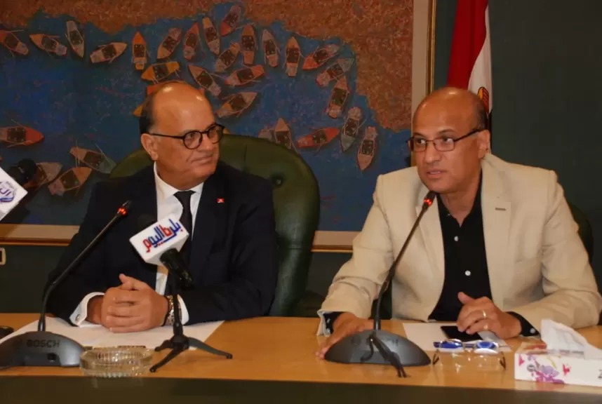 خلال ندوة لجنة الشئون العربية والخارجية بنقابة الصحفيين