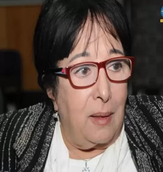 الفنانة سميرة عبد العزيز