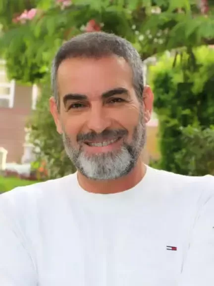 الفنان أحمد عبد العزيز
