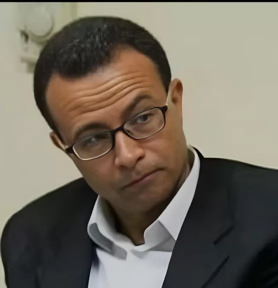 الكاتب خيرى حسن
