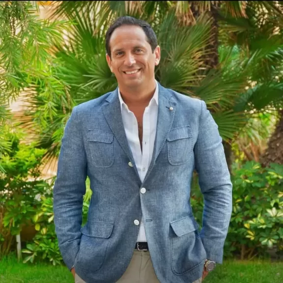 الإعلامي أحمد سالم
