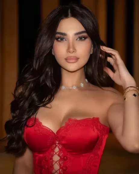 المطربة اللبنانية شيراز