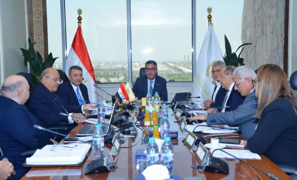 اجتماع وزير التموين
