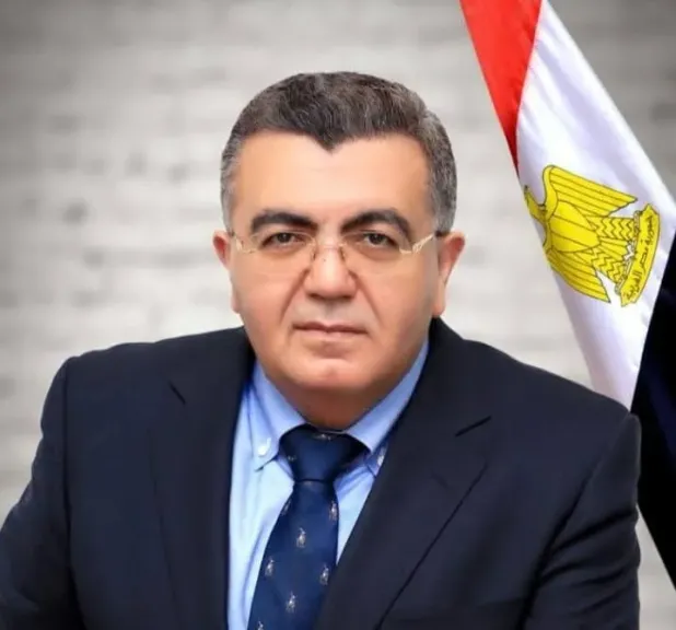 الدكتور حاتم صادق