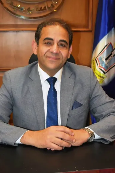 دكتور شريف يوسف رئيس جامعة بورسعيد