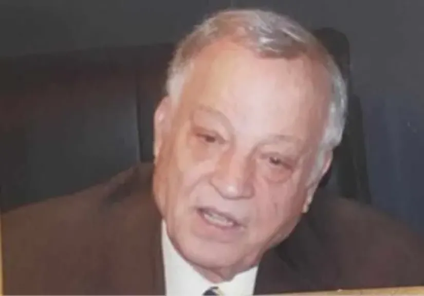 الكاتب محمد عبد المنعم