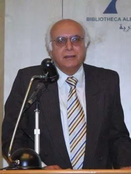 الكاتب محمد السيد عيد رئيس نادى القصة