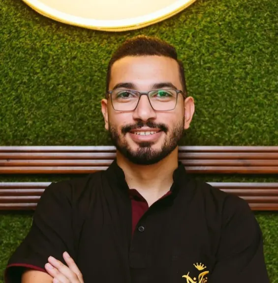 دكتور أيمن الشناوي 