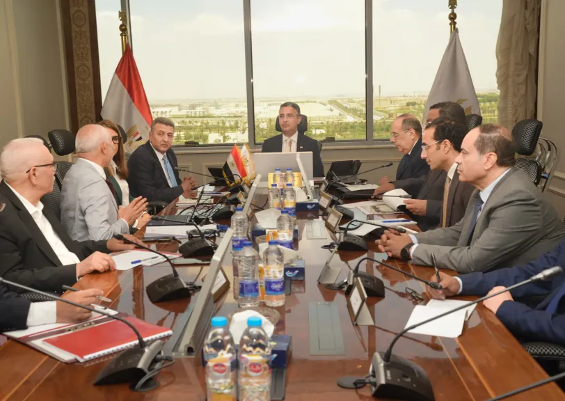 خلال اجتماع وزير التموين والتجارة الداخلية اليوم