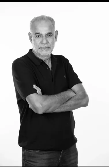 الفنان محمود البزاوي