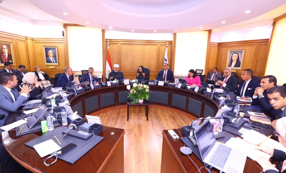 مايا مرسي تترأس أول اجتماع لمجلس إدارة بنك ناصر بعد إعادة تشكيله