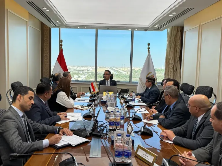 اجتماع وزير التموين والتجارة الداخلية الدكتور شريف فاروق