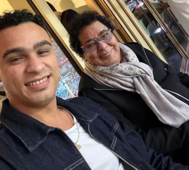 الكينج محمد منير والشاعر  الغنائي مصطفى حدوتة