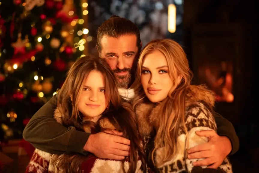 نيكول سابا مع زوجها وابنتها 