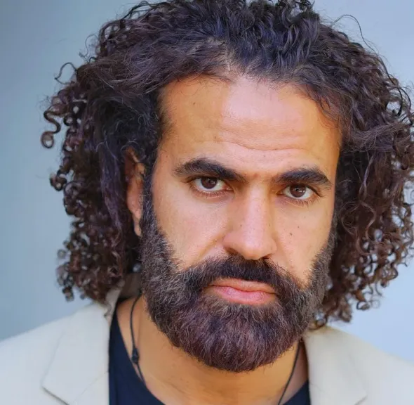 الفنان عصام فارس 