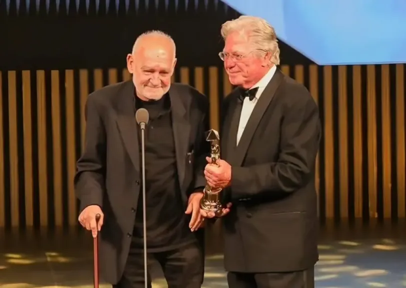 حسين فهمي وبيلا تار