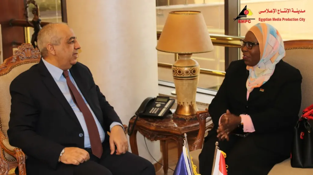 سفيرة مالاوي والجبالى رئيس المدينة 