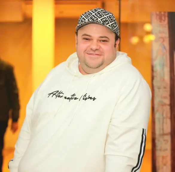 الفنان مدحت تيخا 