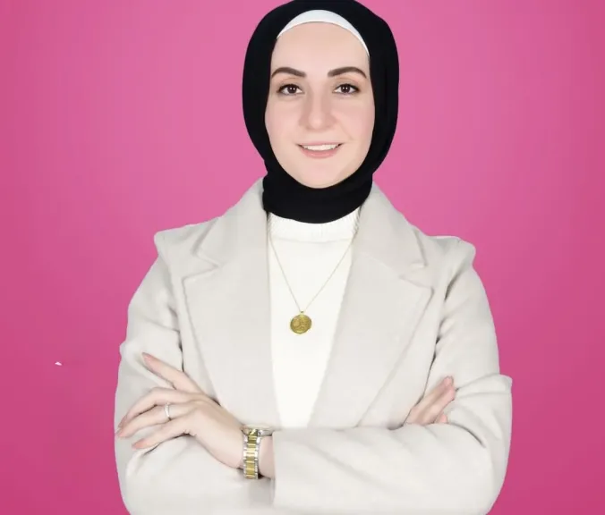 الكاتبة والاستشارية التربوية سوزان مبارك