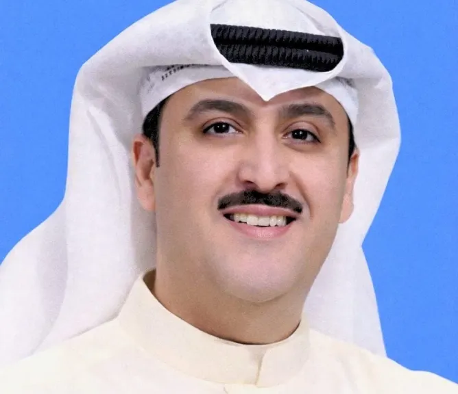 الدكتور عيسى العميري 