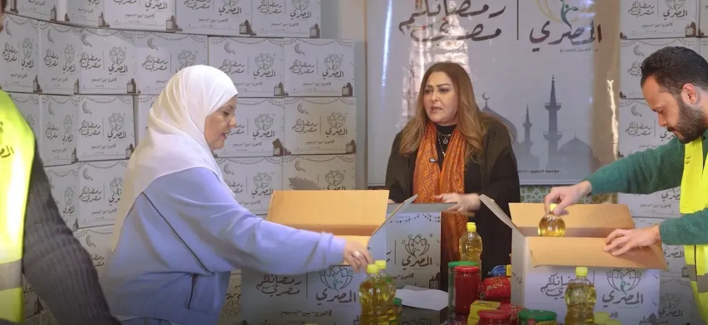 خلال تعبئة كراتين رمضان 