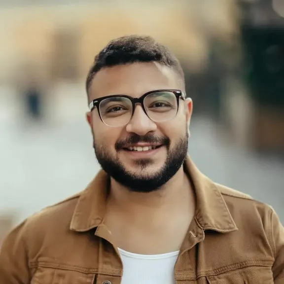 المؤلف محمد السيد بشير 