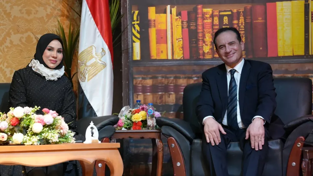 الفنان محمد ثروت بملتقى الهناجر الثقافي 