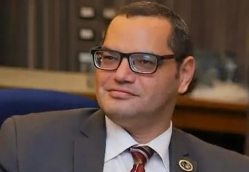 الدكتور ياسين الشاذلي عميد كلية الحقوق جامعة عين شمس 