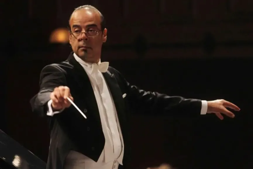 المايسترو نادر عباسى 