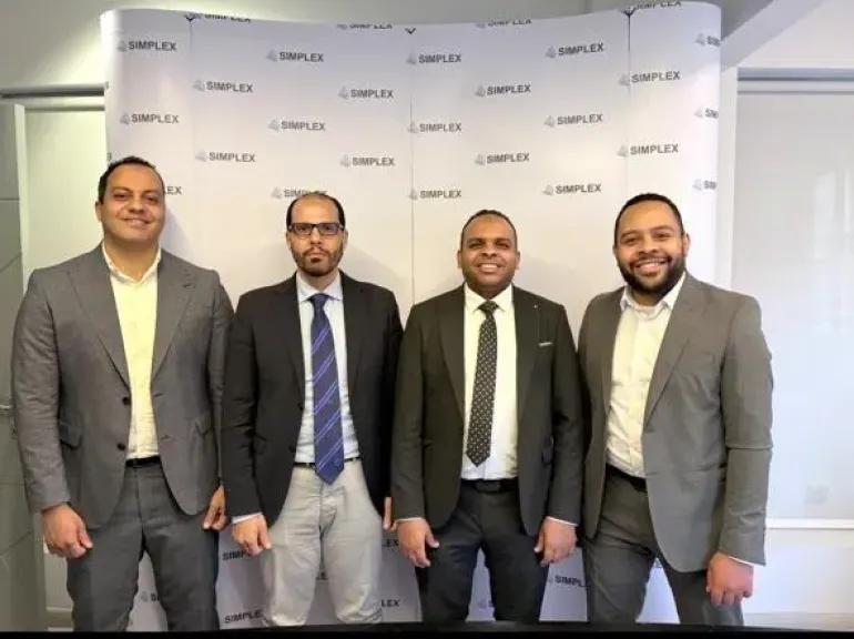 خلال التوقيع 