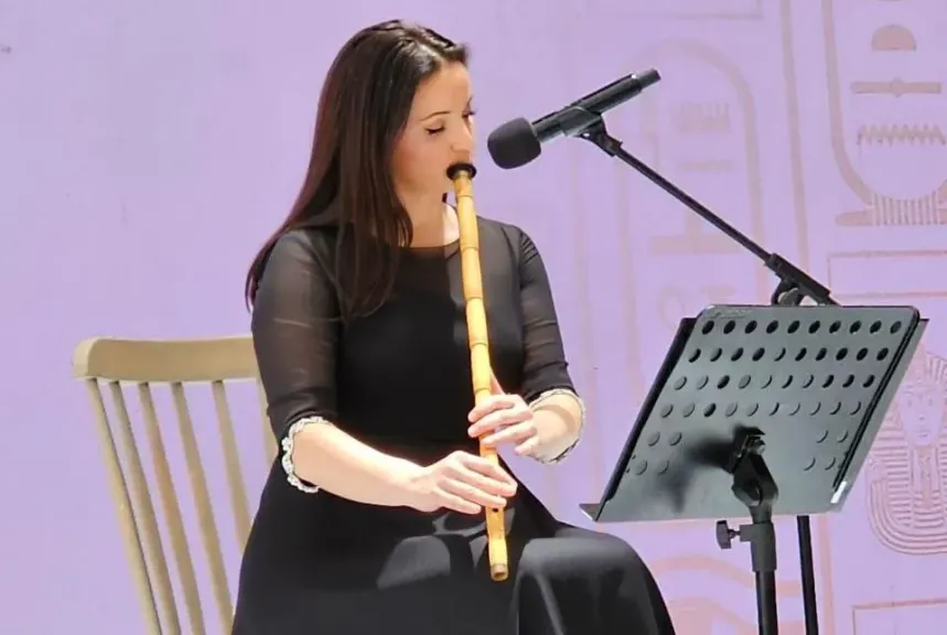 عازفة الناى سينام هوندار أوغلو 