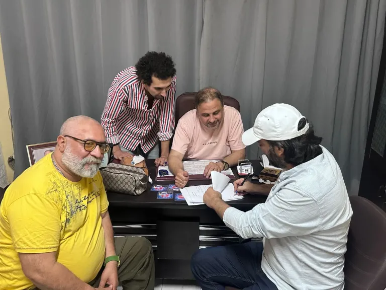 خلال توقيع اتفاقية العمل 