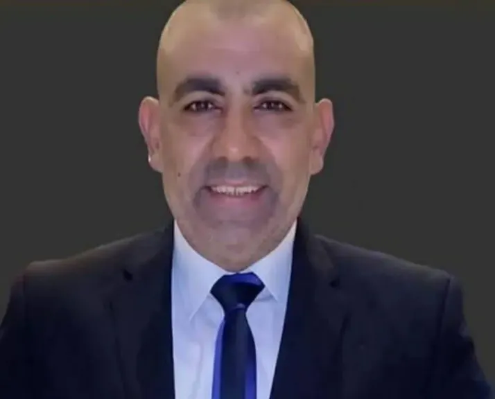 الفنان محسن منصور 