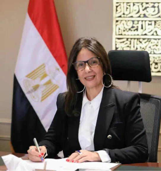د. جيهان زكي وزيرة الثقافة 